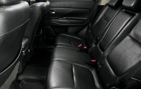 Mitsubishi Outlander III рестайлинг 3, 2014 год, 1 290 000 рублей, 10 фотография