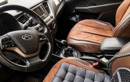 Hyundai Solaris II рестайлинг, 2017 год, 650 000 рублей, 6 фотография