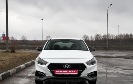 Hyundai Solaris II рестайлинг, 2017 год, 650 000 рублей, 1 фотография