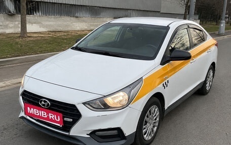 Hyundai Solaris II рестайлинг, 2017 год, 650 000 рублей, 2 фотография