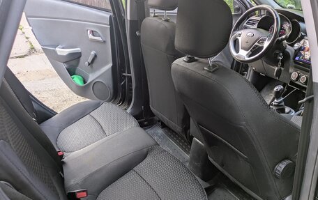 KIA Rio III рестайлинг, 2015 год, 1 090 000 рублей, 10 фотография