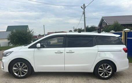 KIA Carnival III, 2018 год, 2 500 000 рублей, 4 фотография