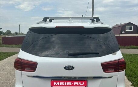 KIA Carnival III, 2018 год, 2 500 000 рублей, 2 фотография