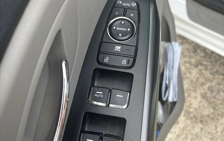KIA Carnival III, 2018 год, 2 500 000 рублей, 8 фотография