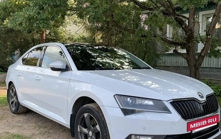 Skoda Superb III рестайлинг, 2015 год, 1 600 000 рублей, 4 фотография