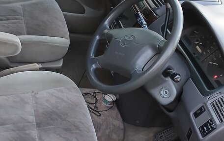 Toyota Gaia, 1998 год, 440 000 рублей, 2 фотография