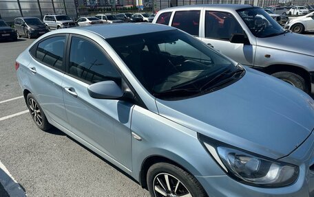 Hyundai Solaris II рестайлинг, 2013 год, 770 000 рублей, 1 фотография