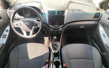Hyundai Solaris II рестайлинг, 2015 год, 899 000 рублей, 10 фотография