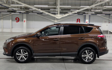 Toyota RAV4, 2017 год, 2 280 000 рублей, 10 фотография