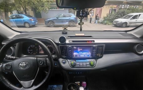 Toyota RAV4, 2018 год, 2 950 000 рублей, 4 фотография