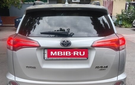 Toyota RAV4, 2018 год, 2 950 000 рублей, 8 фотография