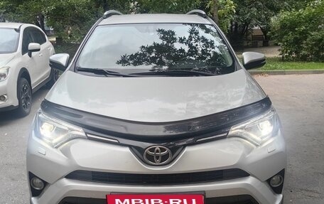 Toyota RAV4, 2018 год, 2 950 000 рублей, 7 фотография