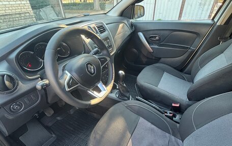 Renault Logan II, 2019 год, 950 000 рублей, 7 фотография