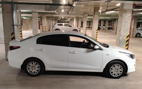 KIA Rio IV, 2018 год, 1 300 000 рублей, 3 фотография
