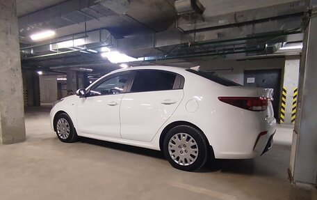 KIA Rio IV, 2018 год, 1 300 000 рублей, 5 фотография