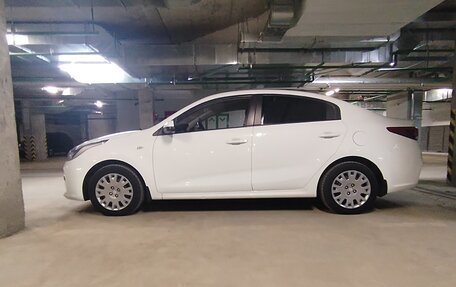KIA Rio IV, 2018 год, 1 300 000 рублей, 6 фотография
