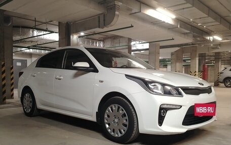 KIA Rio IV, 2018 год, 1 300 000 рублей, 2 фотография