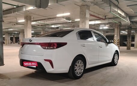 KIA Rio IV, 2018 год, 1 300 000 рублей, 4 фотография