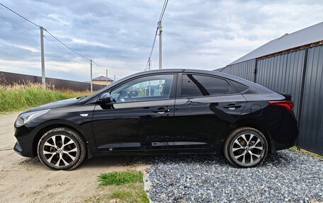 Hyundai Solaris II рестайлинг, 2017 год, 1 060 000 рублей, 4 фотография