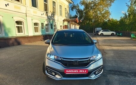 Honda Fit III, 2018 год, 1 090 000 рублей, 2 фотография