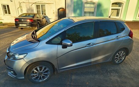 Honda Fit III, 2018 год, 1 090 000 рублей, 13 фотография
