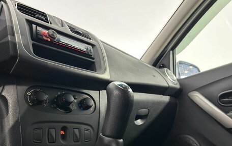 Renault Logan II, 2019 год, 820 000 рублей, 16 фотография