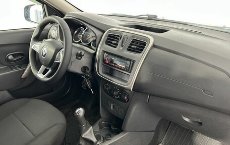 Renault Logan II, 2019 год, 820 000 рублей, 17 фотография