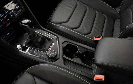 Volkswagen Tiguan II, 2021 год, 3 440 000 рублей, 14 фотография