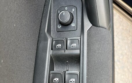 Volkswagen Tiguan II, 2021 год, 2 450 000 рублей, 11 фотография