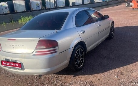 Dodge Stratus II, 2001 год, 130 000 рублей, 1 фотография