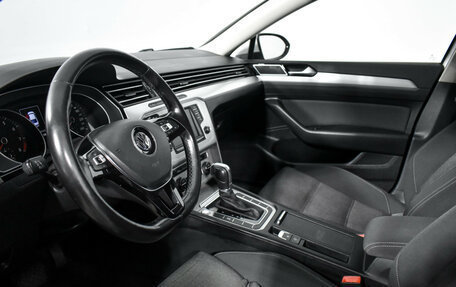 Volkswagen Passat B8 рестайлинг, 2015 год, 1 549 000 рублей, 9 фотография