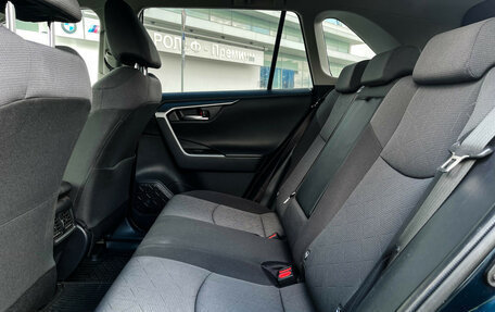 Toyota RAV4, 2019 год, 2 997 000 рублей, 10 фотография