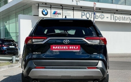 Toyota RAV4, 2019 год, 2 997 000 рублей, 6 фотография