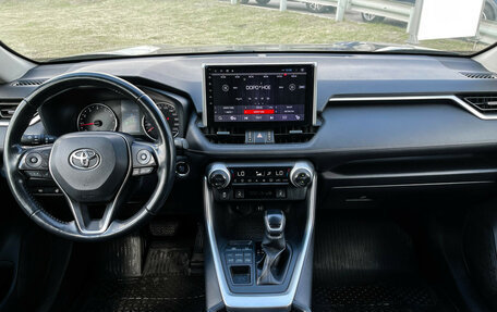 Toyota RAV4, 2019 год, 2 997 000 рублей, 12 фотография