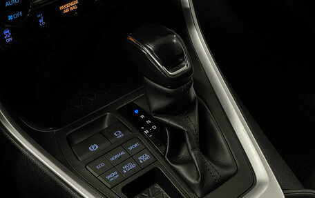 Toyota RAV4, 2019 год, 2 997 000 рублей, 15 фотография