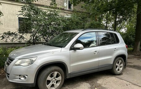 Volkswagen Tiguan I, 2010 год, 830 000 рублей, 2 фотография