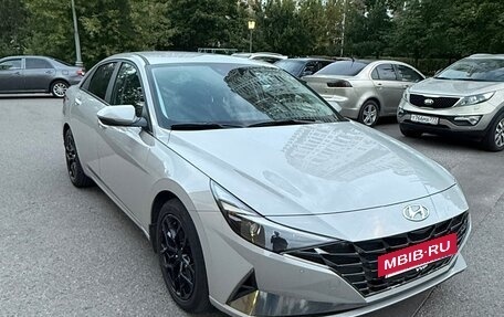 Hyundai Elantra, 2022 год, 2 150 000 рублей, 2 фотография