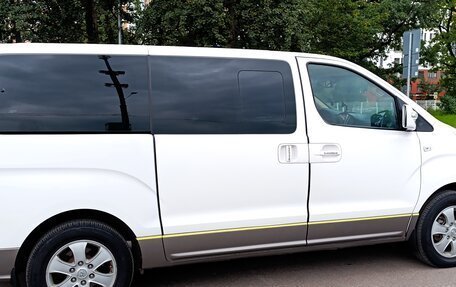 Hyundai Grand Starex Grand Starex I рестайлинг 2, 2014 год, 2 760 000 рублей, 2 фотография