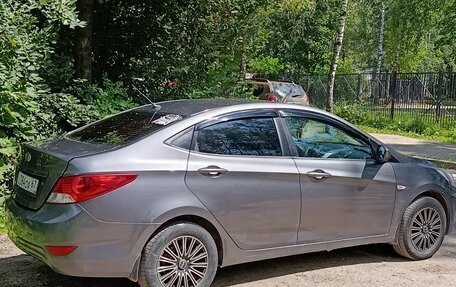 Hyundai Solaris II рестайлинг, 2011 год, 580 000 рублей, 6 фотография