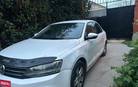 Volkswagen Jetta VI, 2015 год, 599 999 рублей, 2 фотография