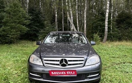 Mercedes-Benz C-Класс, 2010 год, 900 000 рублей, 1 фотография
