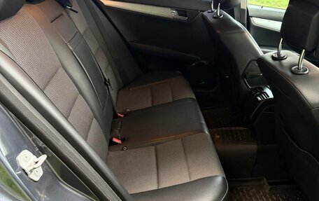 Mercedes-Benz C-Класс, 2010 год, 900 000 рублей, 9 фотография