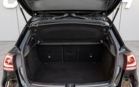 Mercedes-Benz A-Класс, 2019 год, 2 445 000 рублей, 22 фотография