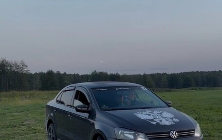 Volkswagen Polo VI (EU Market), 2013 год, 800 000 рублей, 2 фотография