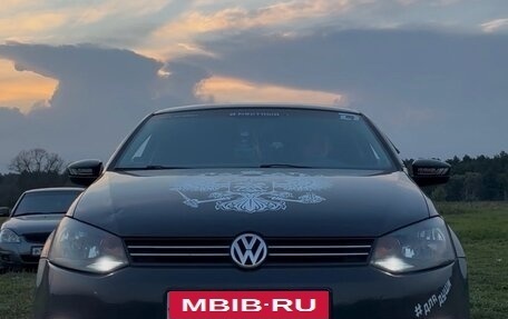 Volkswagen Polo VI (EU Market), 2013 год, 800 000 рублей, 3 фотография