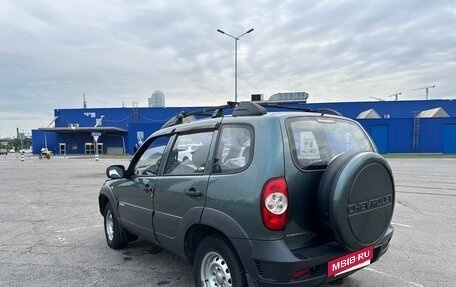 Chevrolet Niva I рестайлинг, 2009 год, 600 000 рублей, 4 фотография
