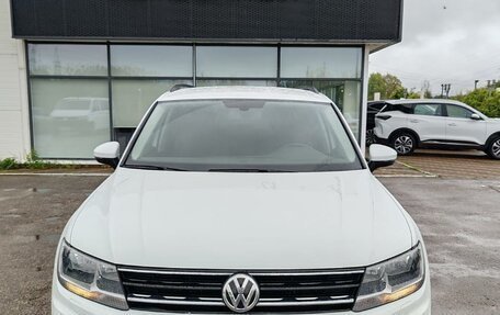 Volkswagen Tiguan II, 2018 год, 1 749 000 рублей, 5 фотография