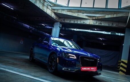 Chrysler 300C II, 2019 год, 2 350 000 рублей, 3 фотография