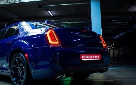 Chrysler 300C II, 2019 год, 2 350 000 рублей, 4 фотография