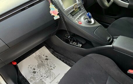 Toyota Prius, 2014 год, 1 300 000 рублей, 9 фотография